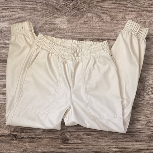 Calia Ath-Leather Faux Leather Ivory High Rise Joggers Size Medium with Pockets - Picture 10 of 10